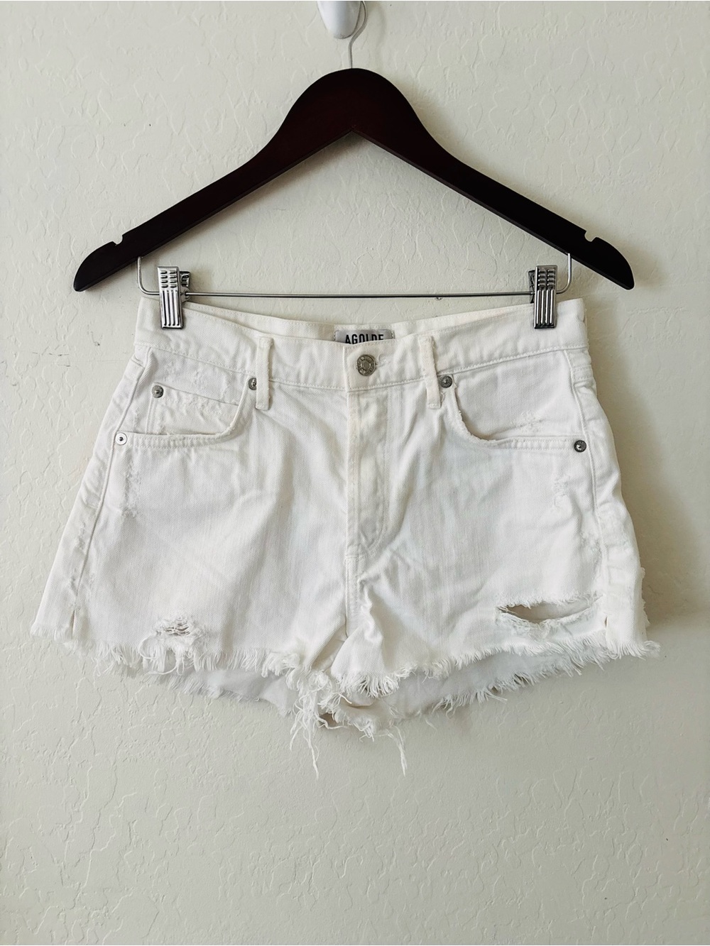 AGOLDE White Distressed Denim Shorts Cutoff Size 26 High Rise Raw Hem Cotton